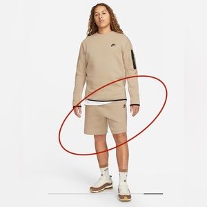 NWT Men’s Nike Sportswear Tech Fleece Shorts Size Small Khaki / Black